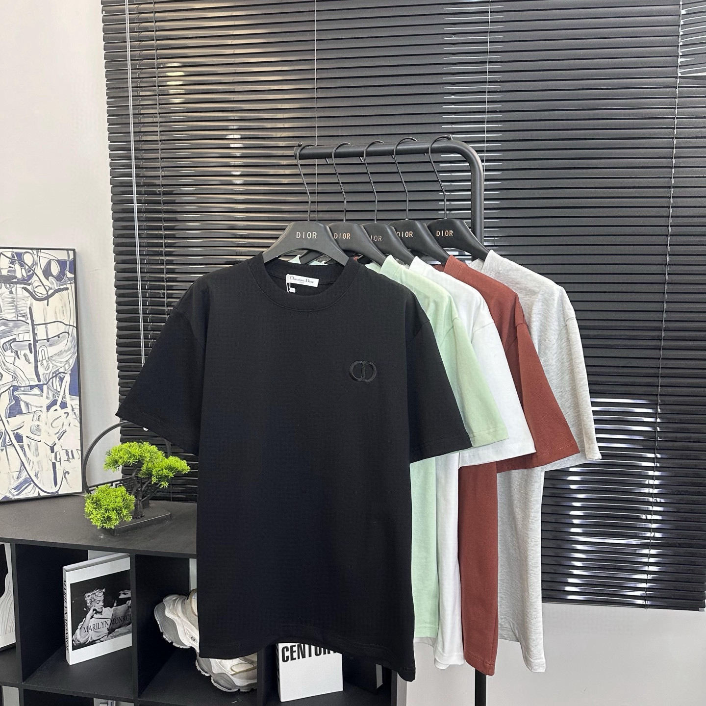 Dior Shirts — 90330795 Angle 1