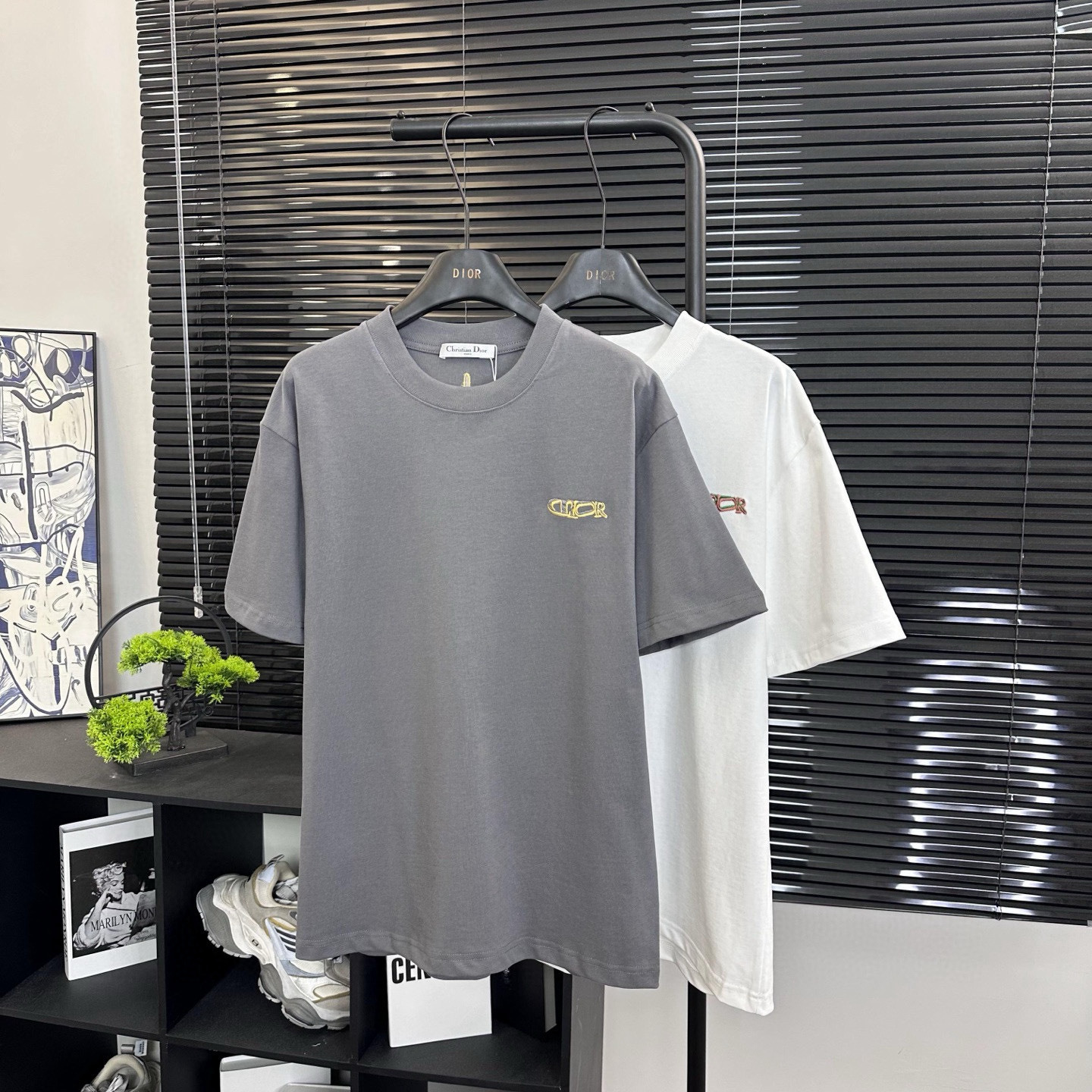 Dior Shirts — da8c2e10 Angle 1