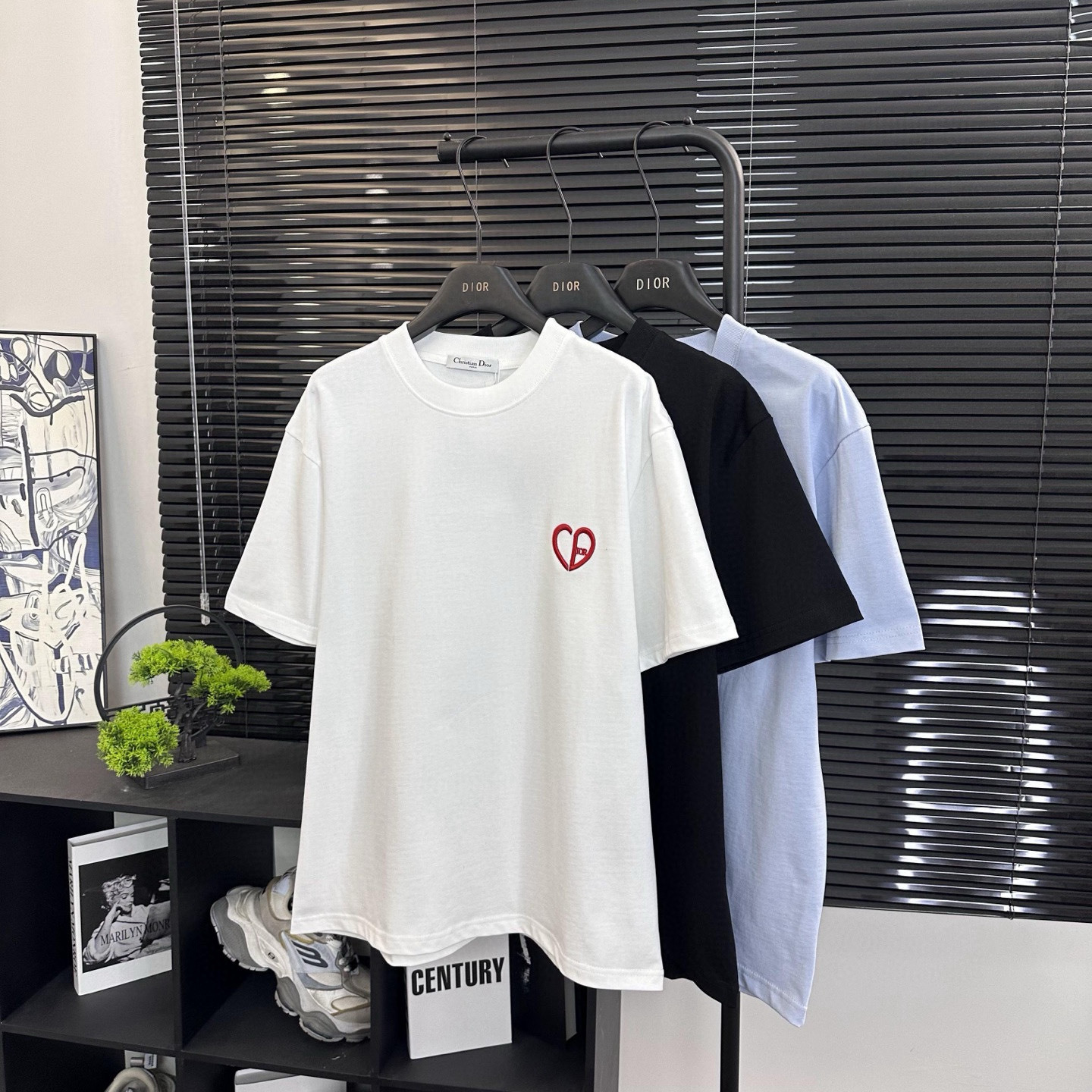 Dior Shirts — e8423fb7 Angle 1