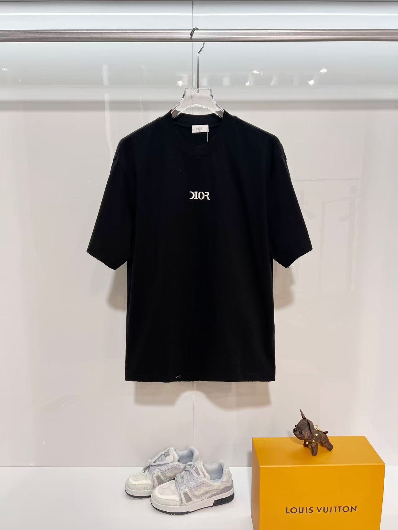 Dior Shirts — f8d1df60 Angle 1