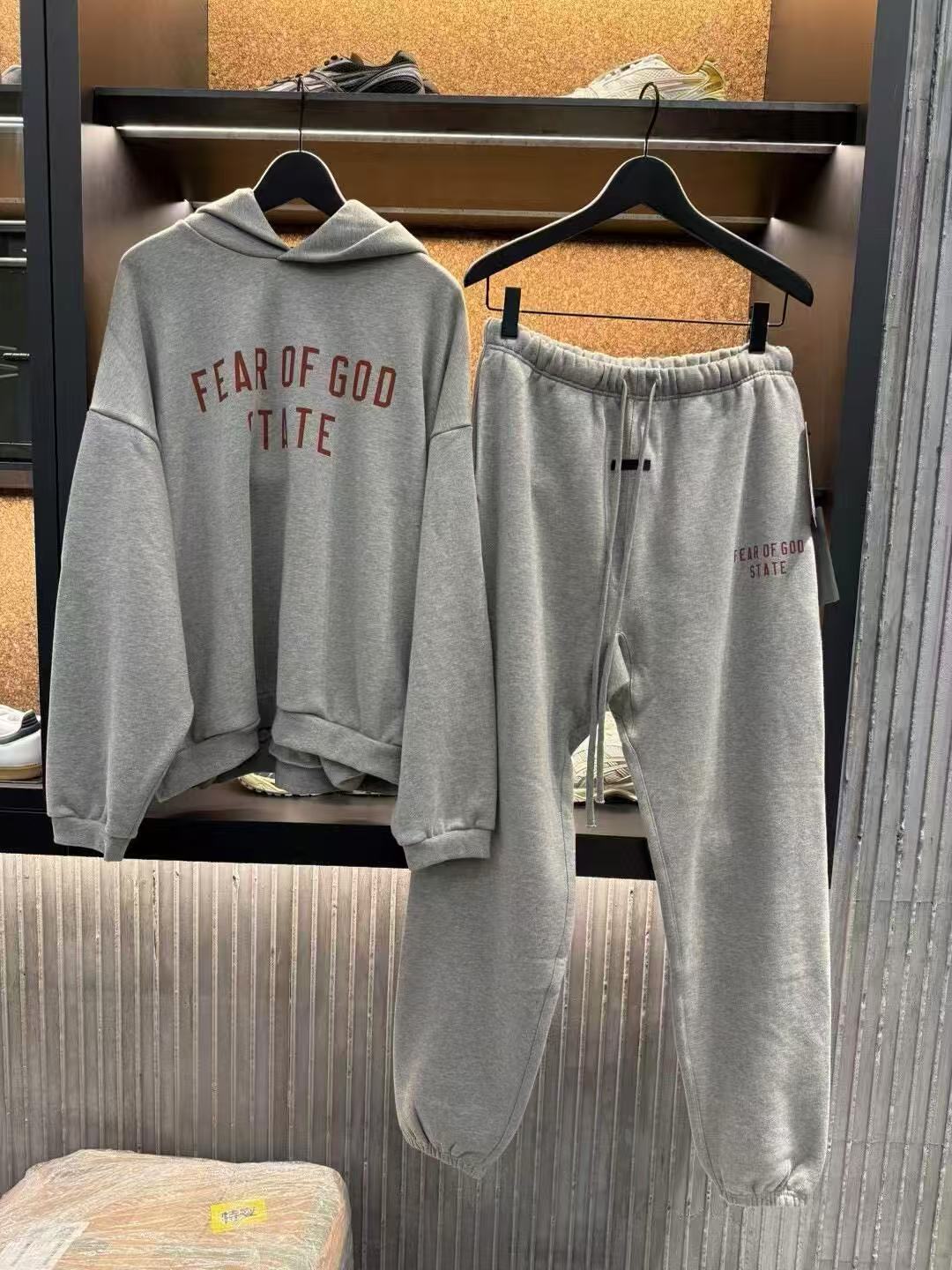 Essentials Hoodie — 056d4cea Angle 1