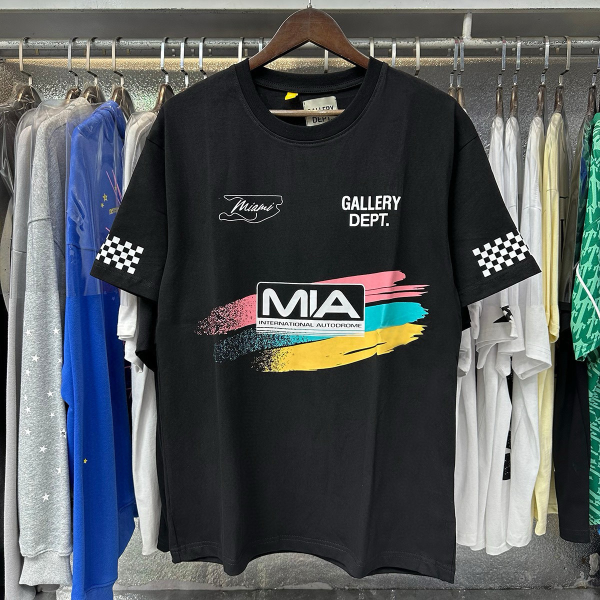 Gallery Dept Shirts — de695f1d Angle 1