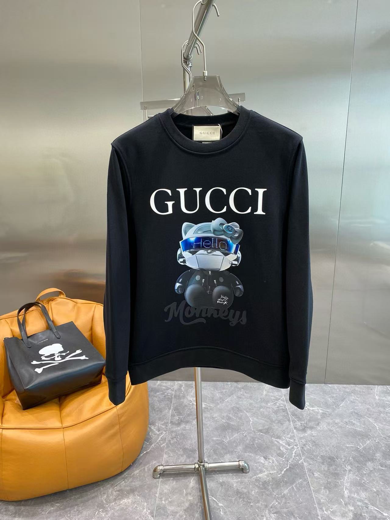 Gucci Hoodie — 23fd109f Angle 1