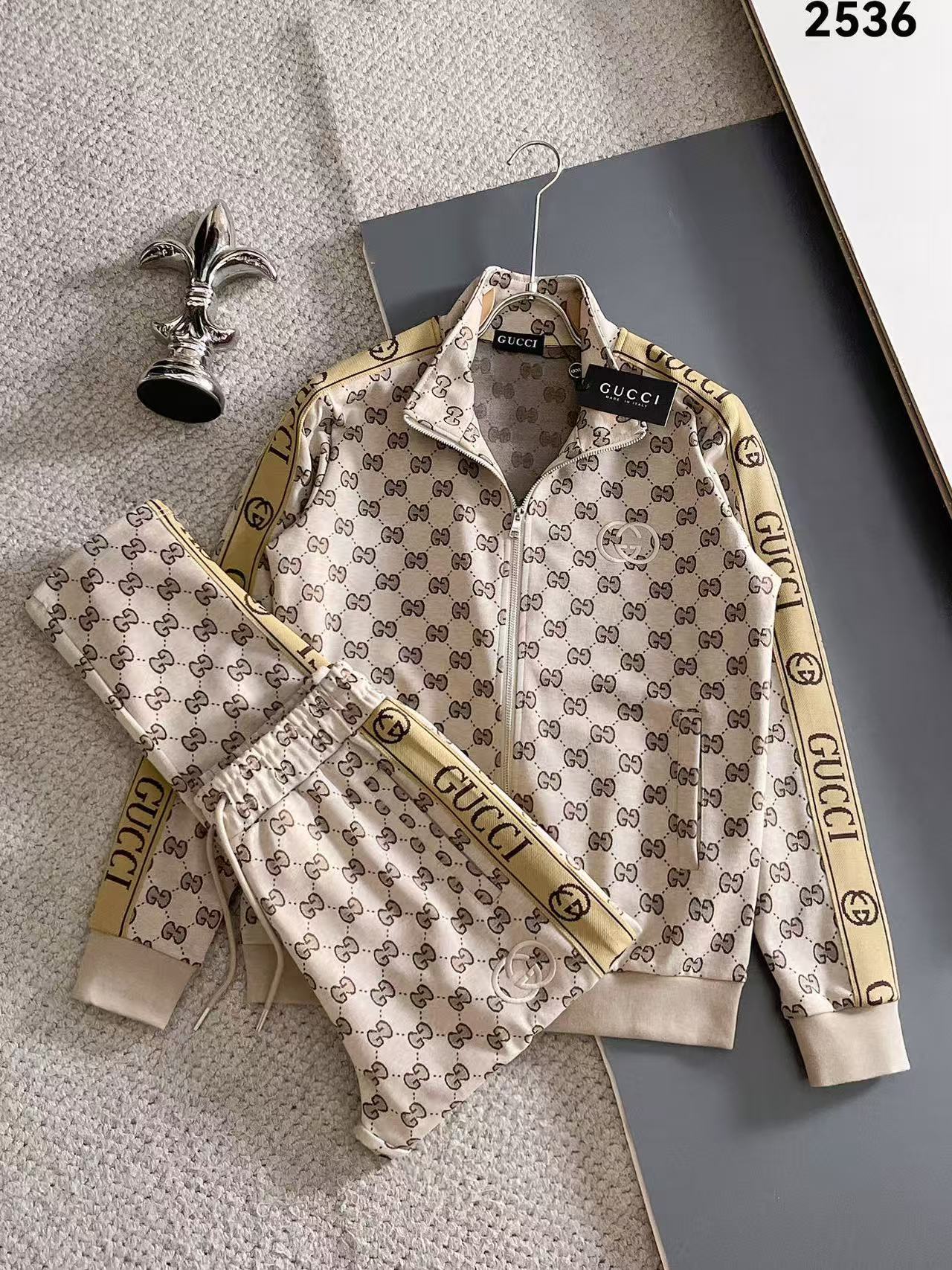 Gucci Hoodie — 338c074d Angle 1