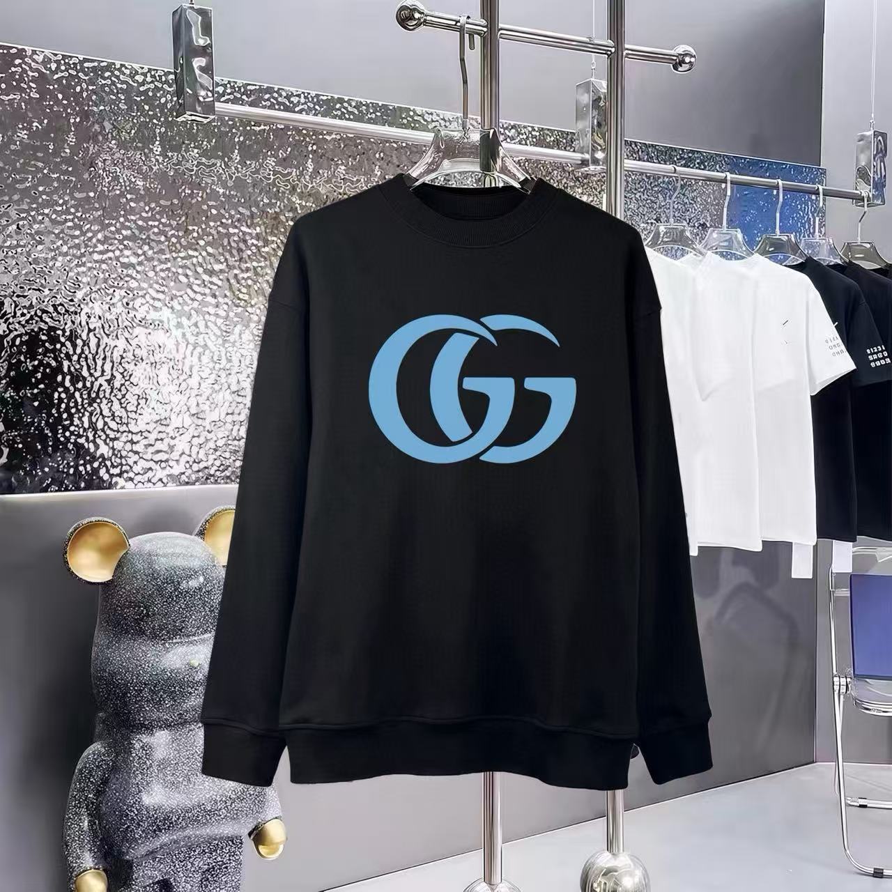 Gucci Hoodie — 6d937e4b Angle 1