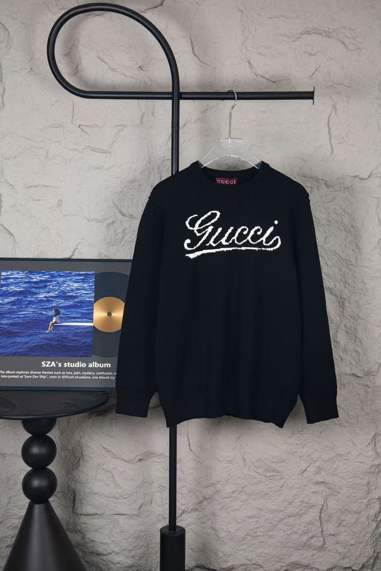 Gucci Hoodie — 7d01fe61 Angle 1