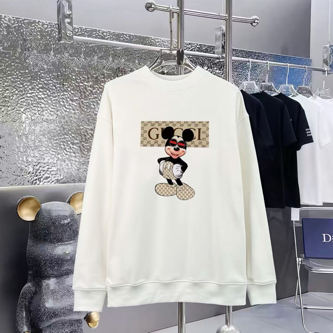 Gucci Hoodie — 8a083cbb Angle 1