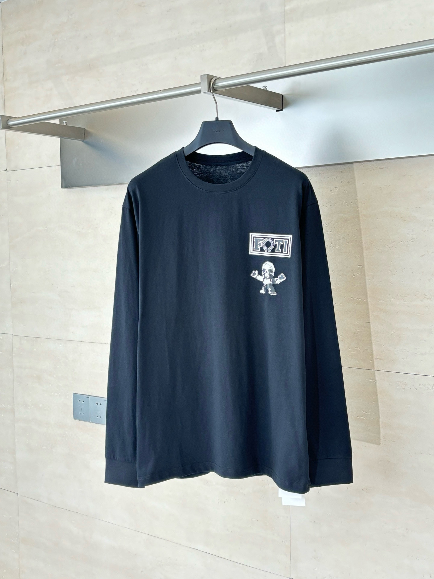 Loewe Hoodie — 03c131f1 Angle 1