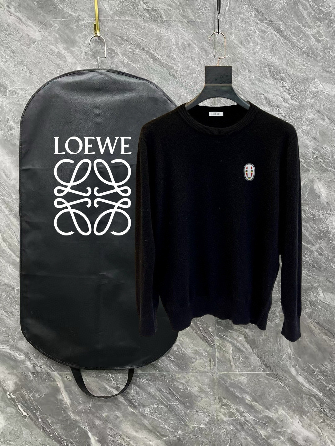 Loewe Hoodie — 1ff4e43a Angle 1