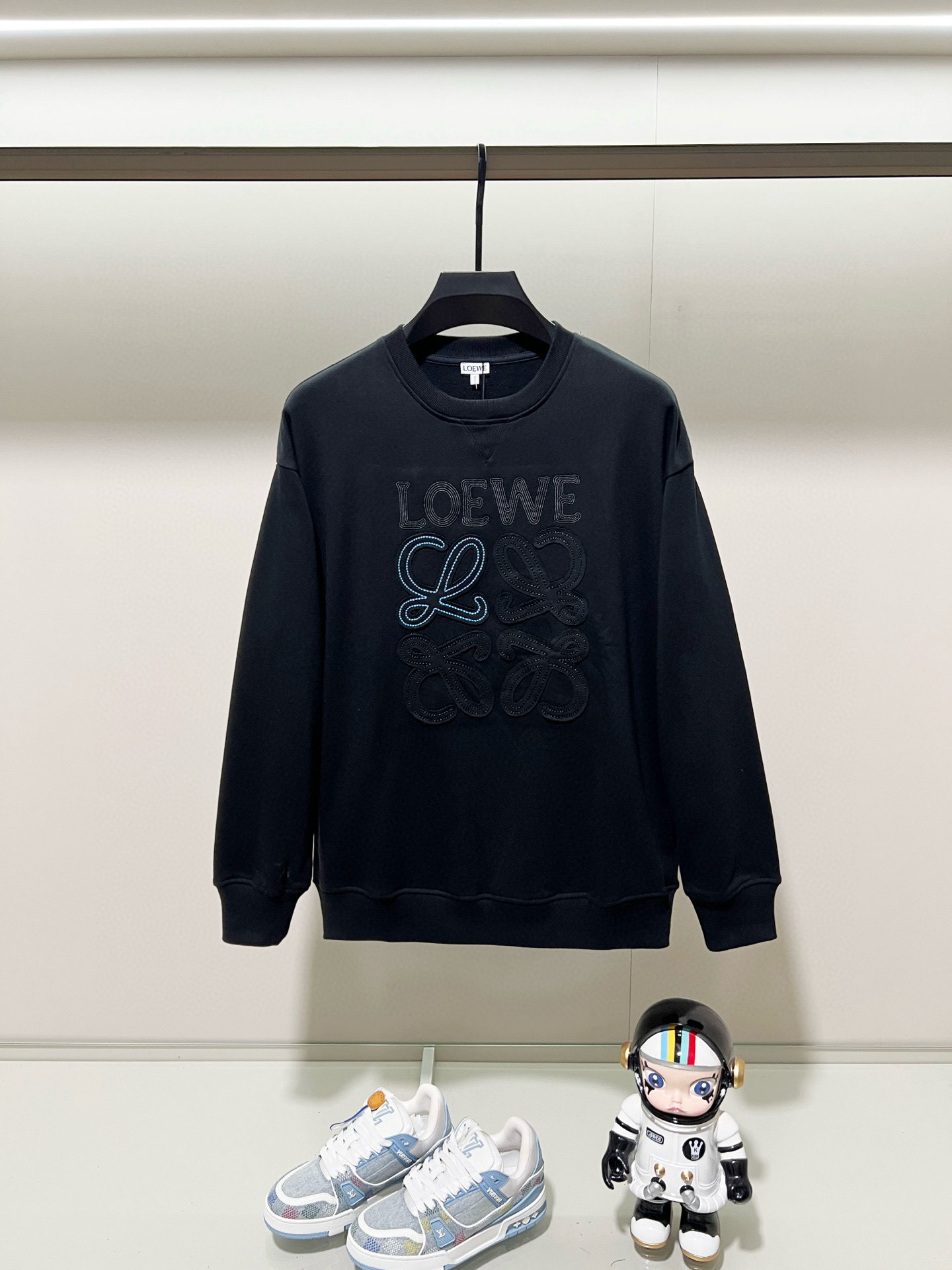 Loewe Hoodie — 31880d57 Angle 1
