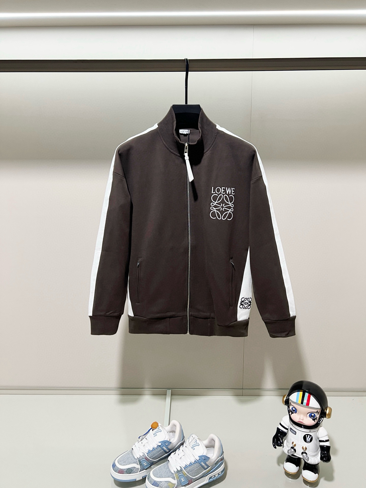 Loewe Hoodie — eb666d50 Angle 1