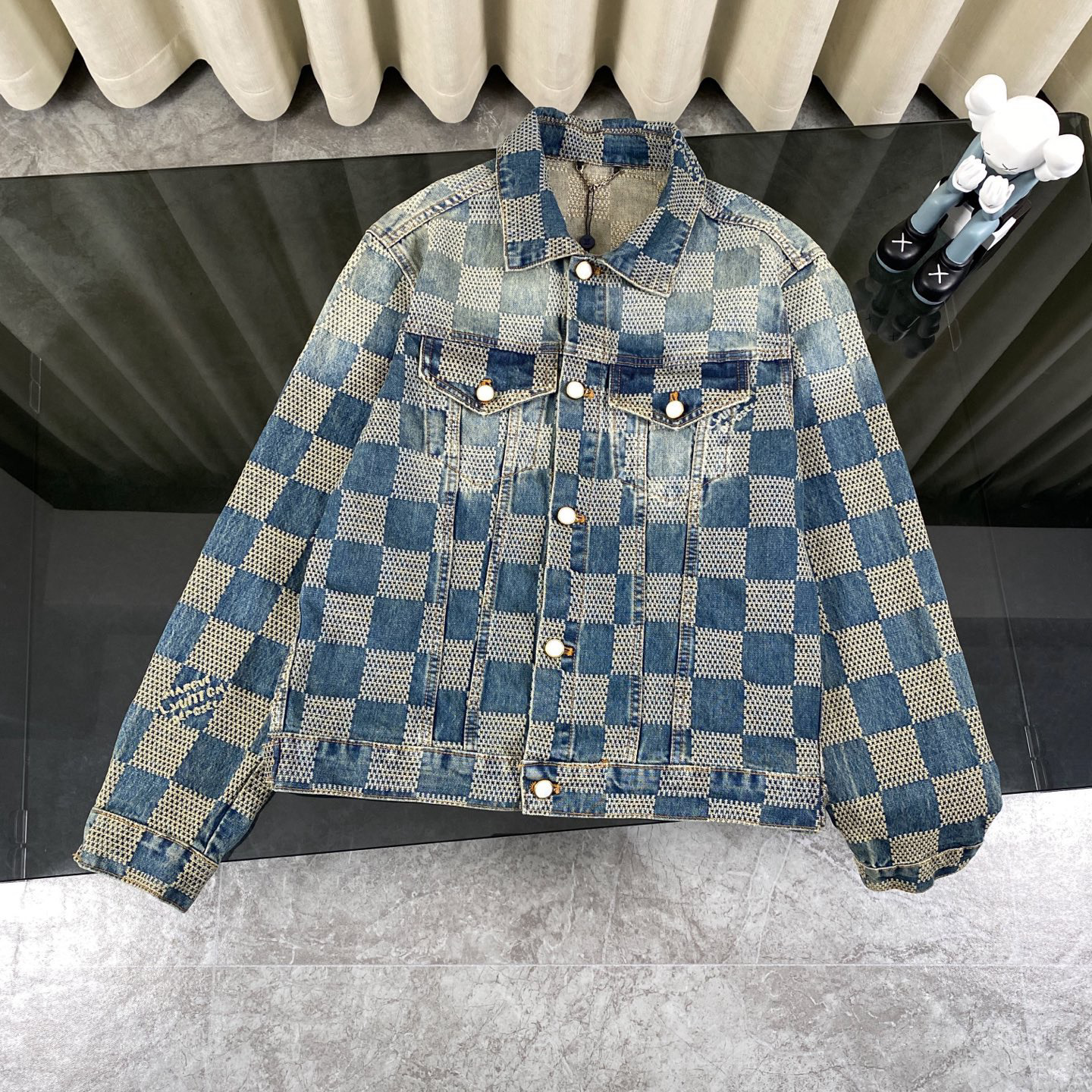 Louis Vuitton Hoodie — 45f9e00c Angle 1