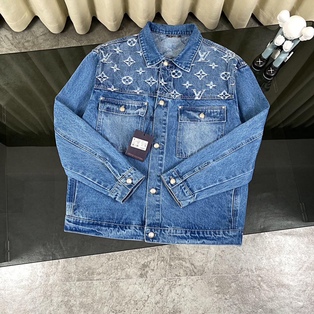 Louis Vuitton Hoodie — 62043d4a Angle 1