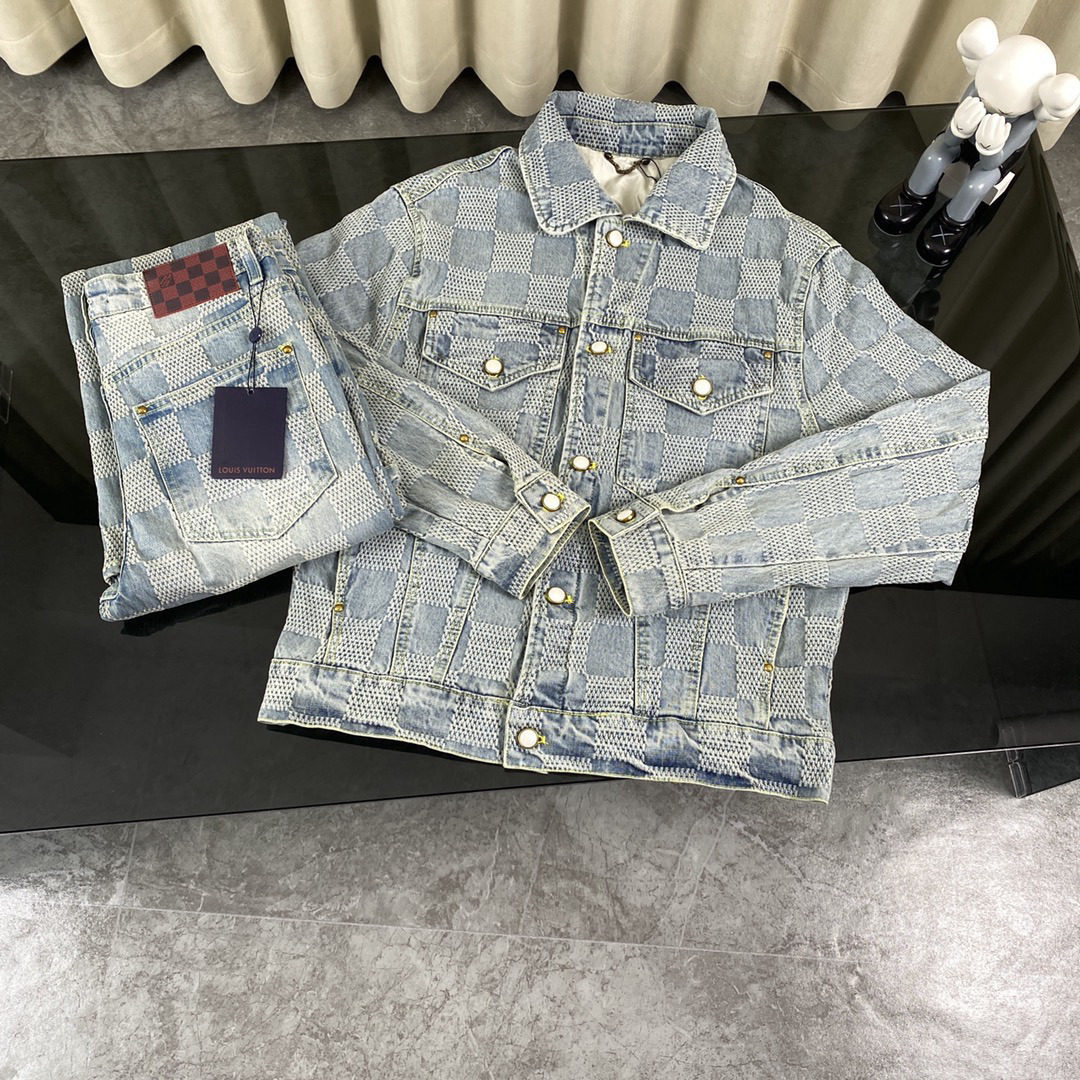 Louis Vuitton Hoodie — 96f4d559 Angle 1