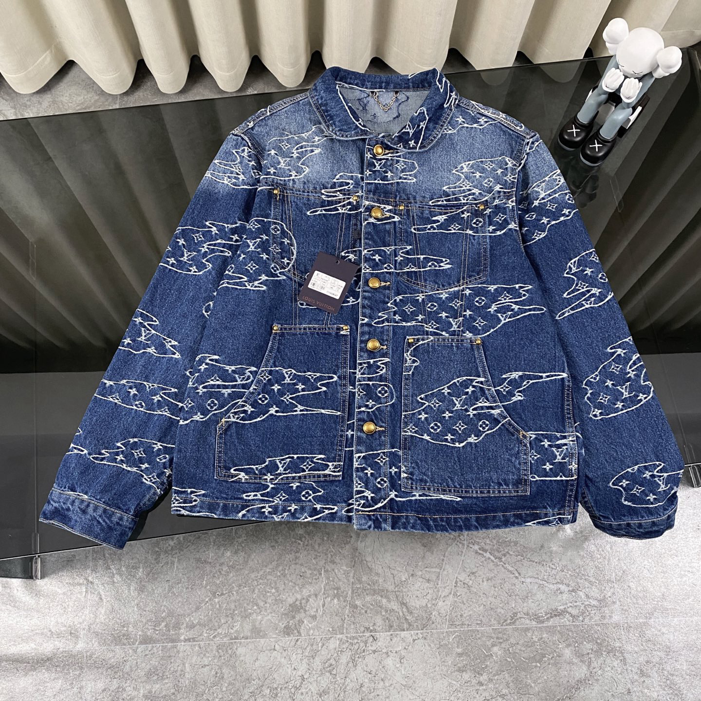 Louis Vuitton Hoodie — 9c54d7de Angle 1