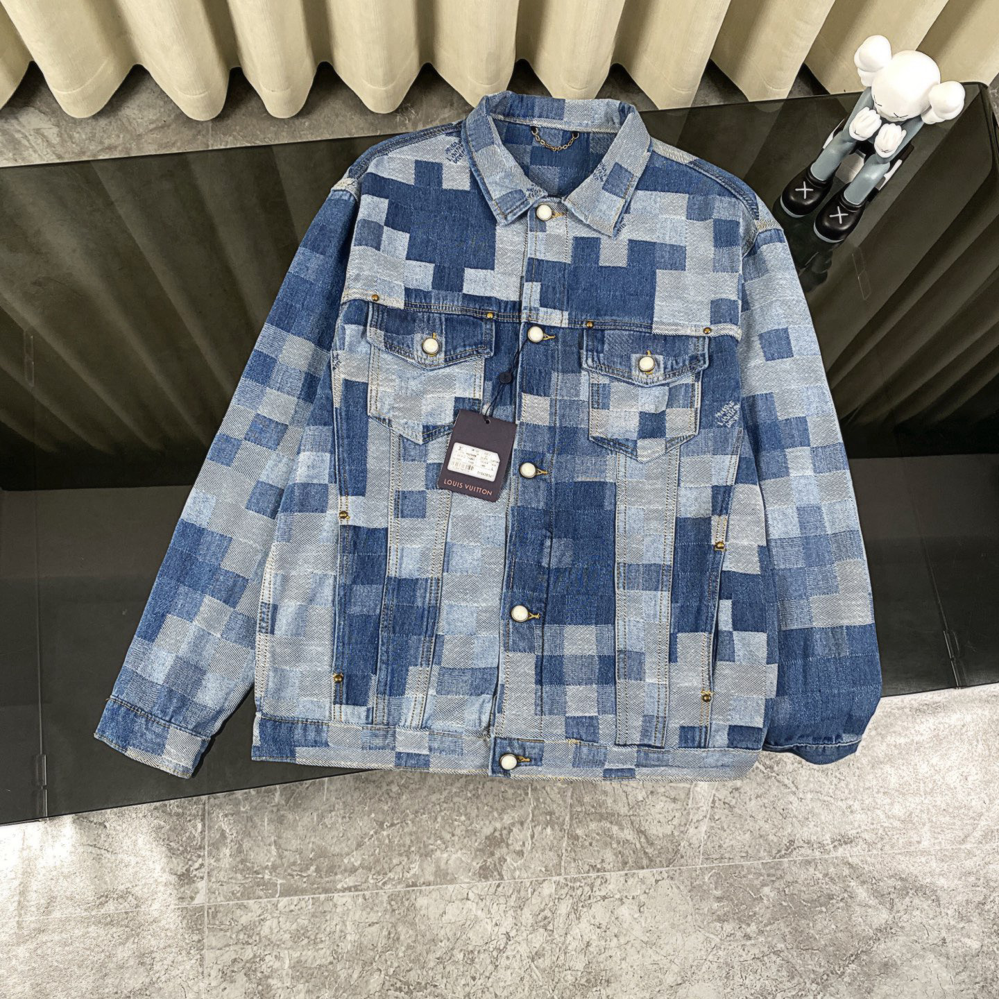 Louis Vuitton Hoodie — af86320f Angle 1