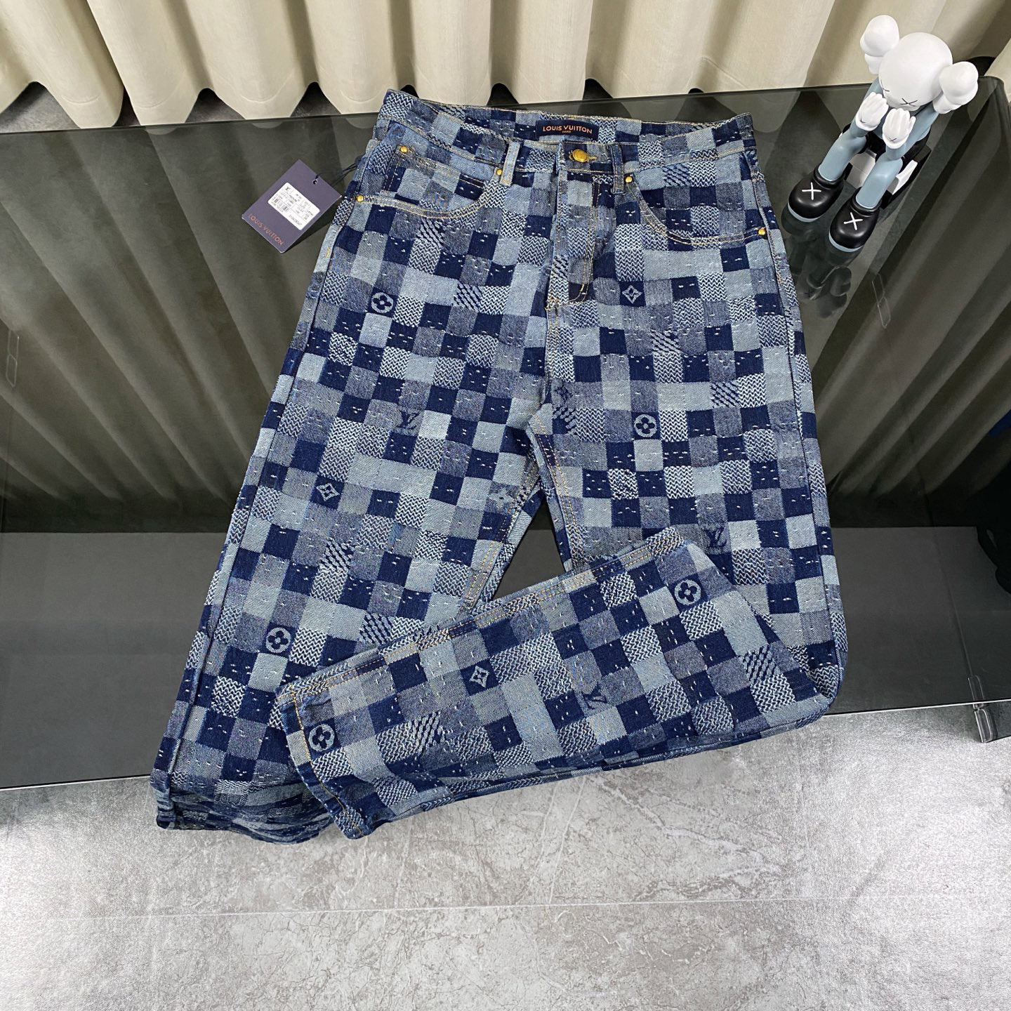Louis Vuitton Hoodie — dc98f624 Angle 1