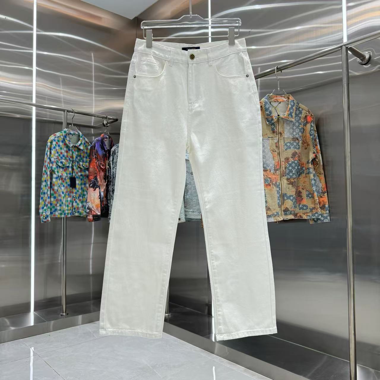 Louis Vuitton Pants — 0c65cd1b Angle 1