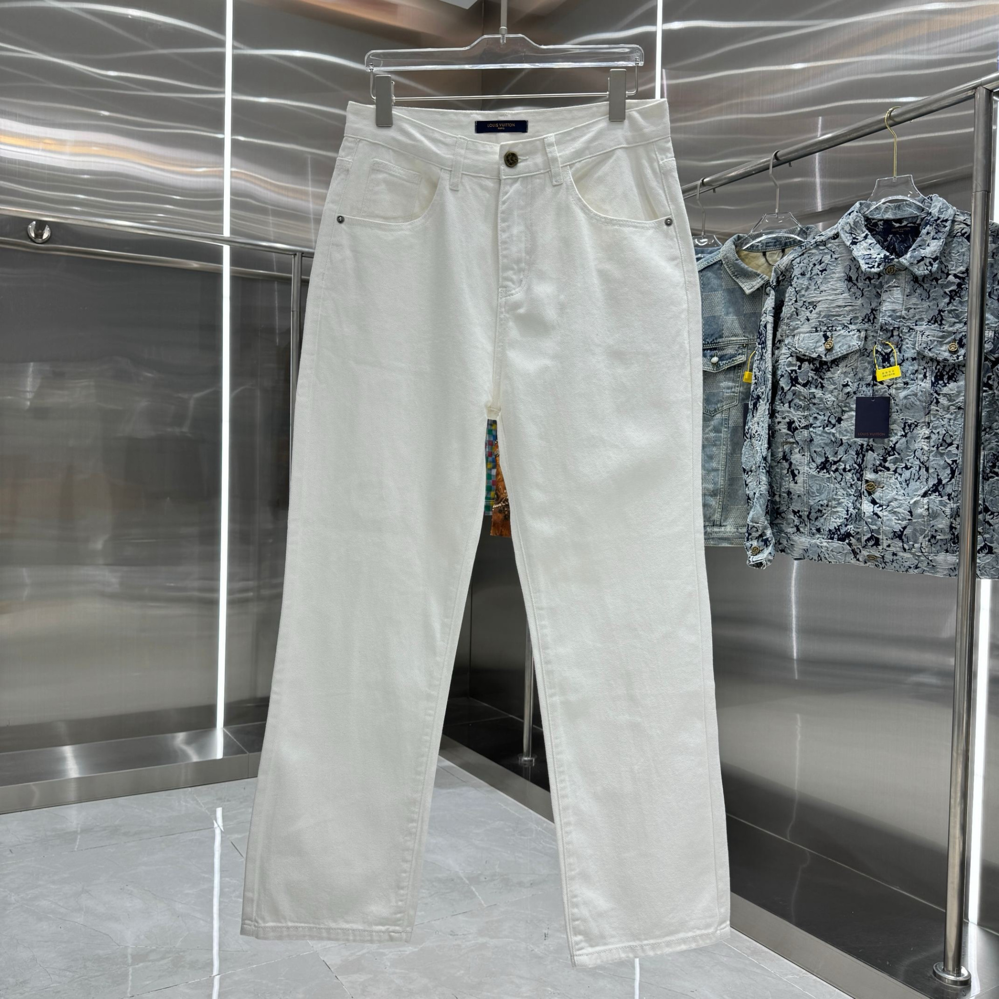 Louis Vuitton Pants — 1df342a7 Angle 1