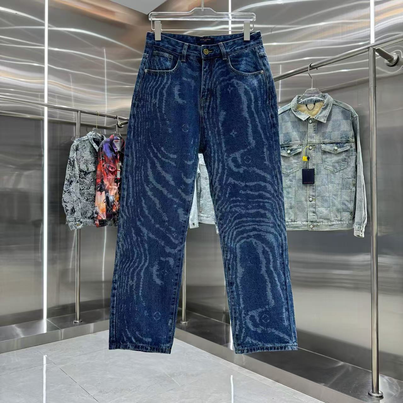 Louis Vuitton Pants — 2999d27d Angle 1