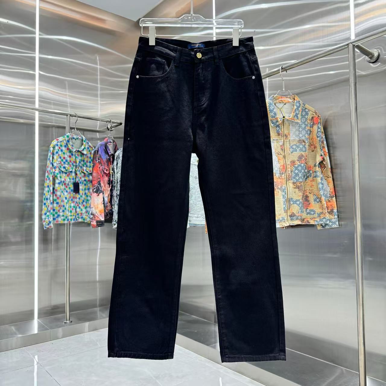 Louis Vuitton Pants — 51bf9ab5 Angle 1