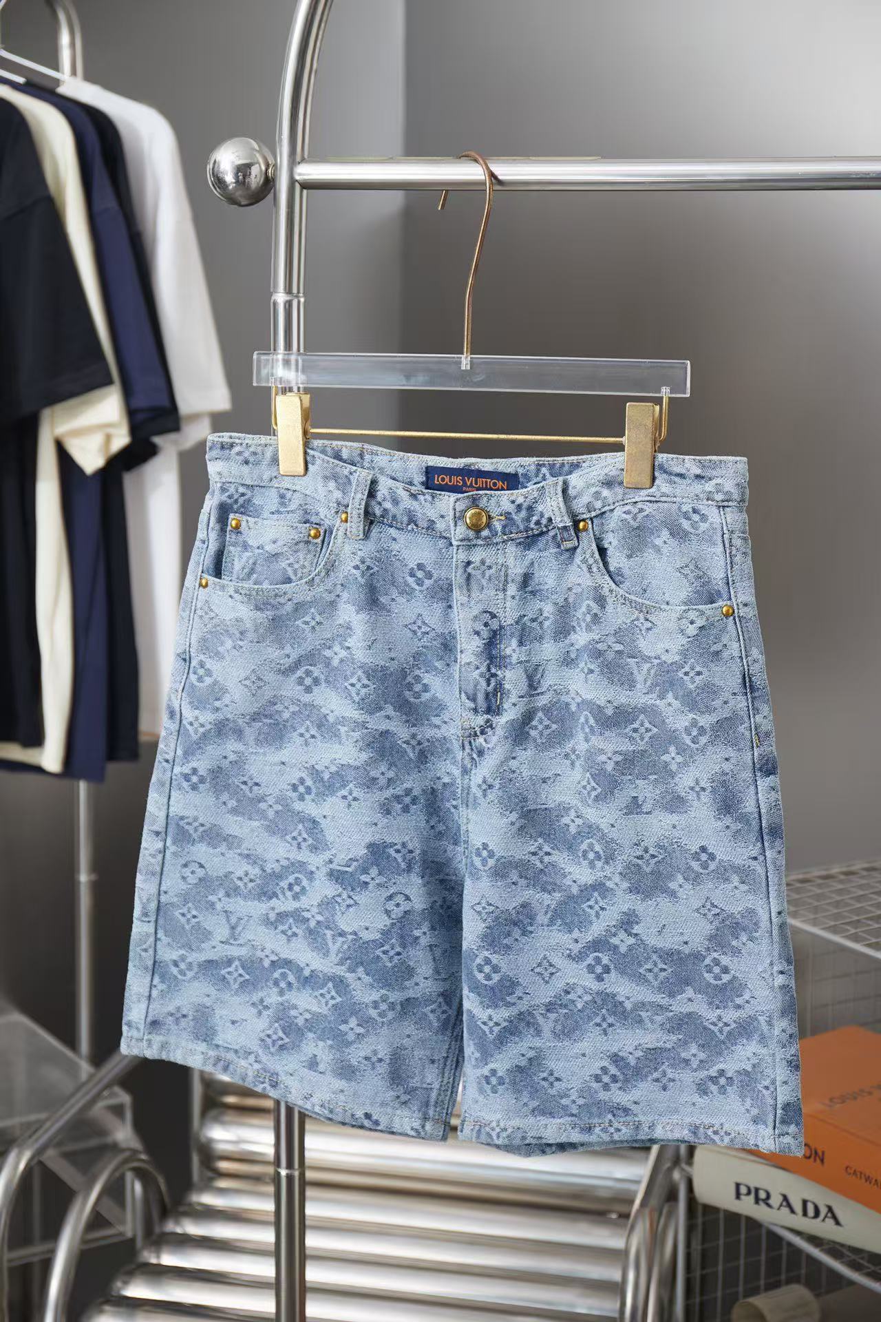 Louis Vuitton Pants — 645e2ea3 Angle 1