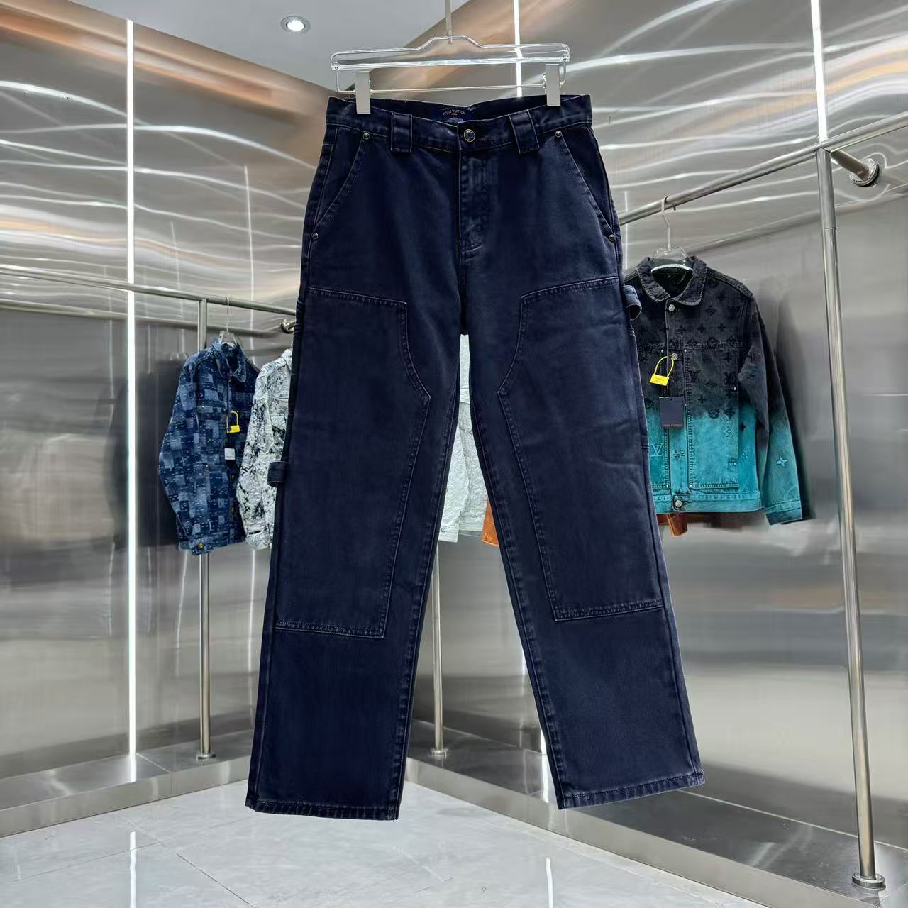 Louis Vuitton Pants — 673c9fa9 Angle 1
