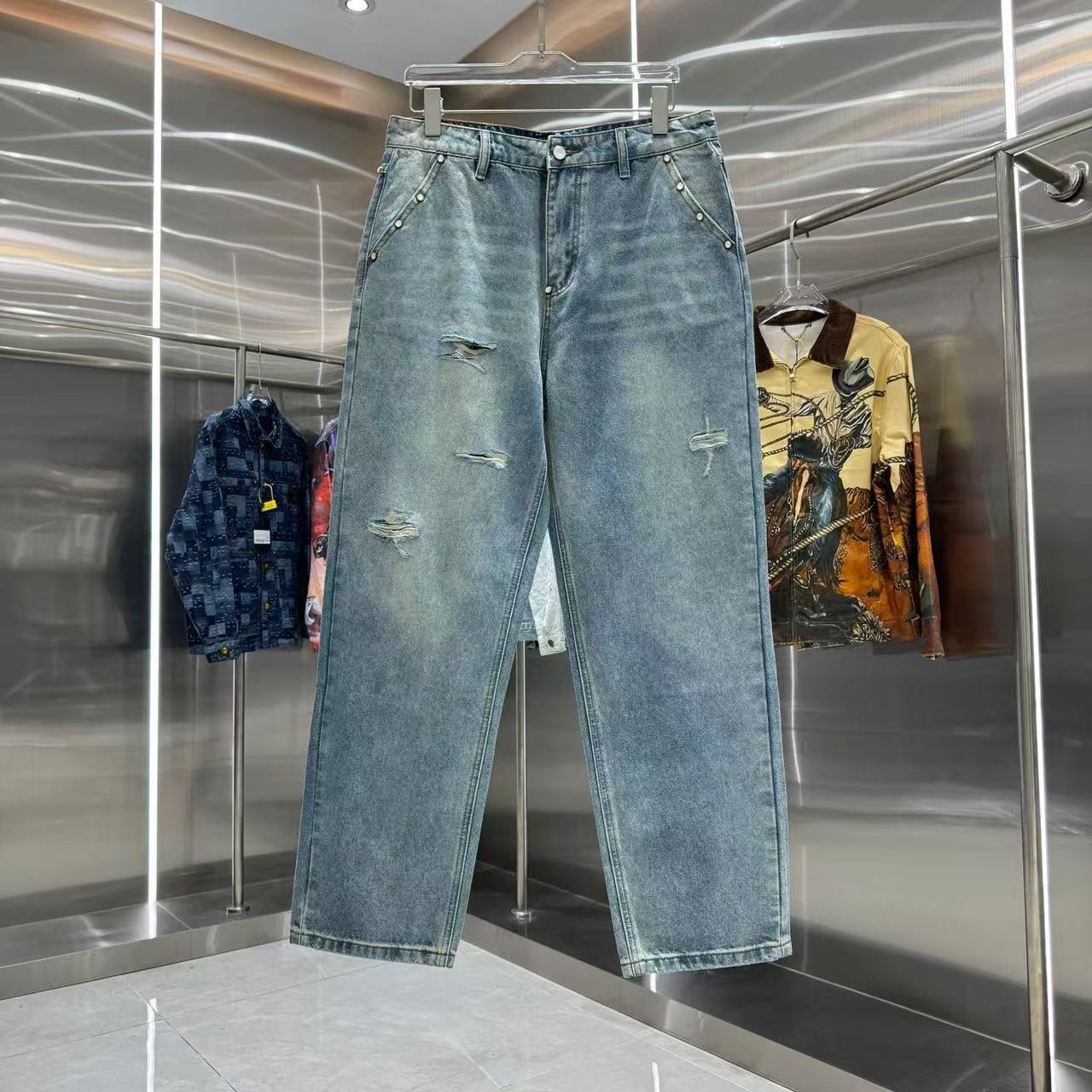 Louis Vuitton Pants — a4f52dcb Angle 1