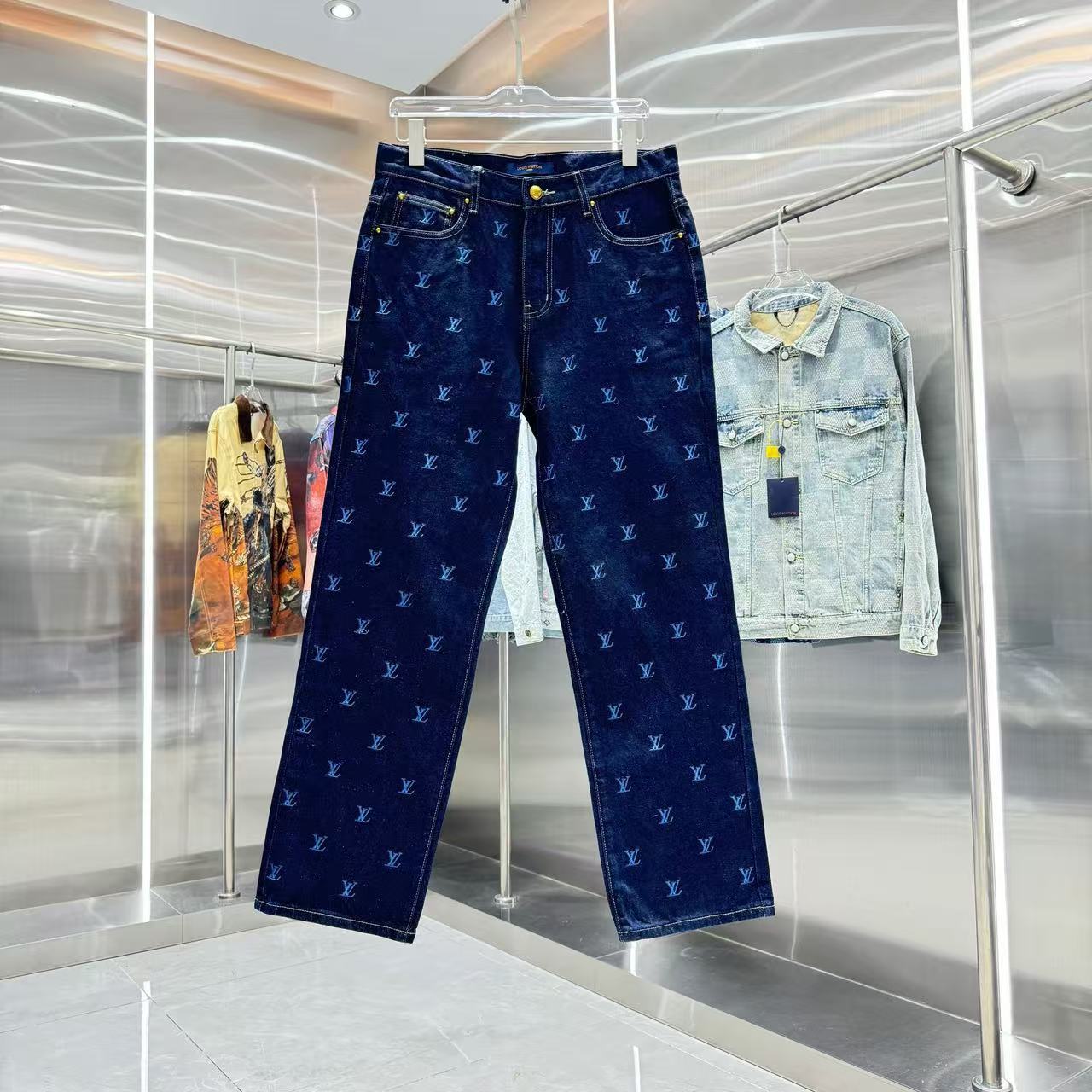 Louis Vuitton Pants — b7445ba5 Angle 1