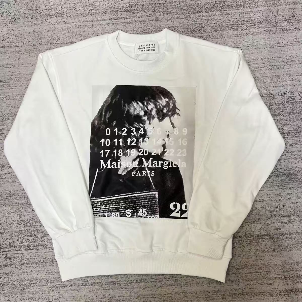 Maison Margiela Hoodie — 6d1aae29 Angle 1