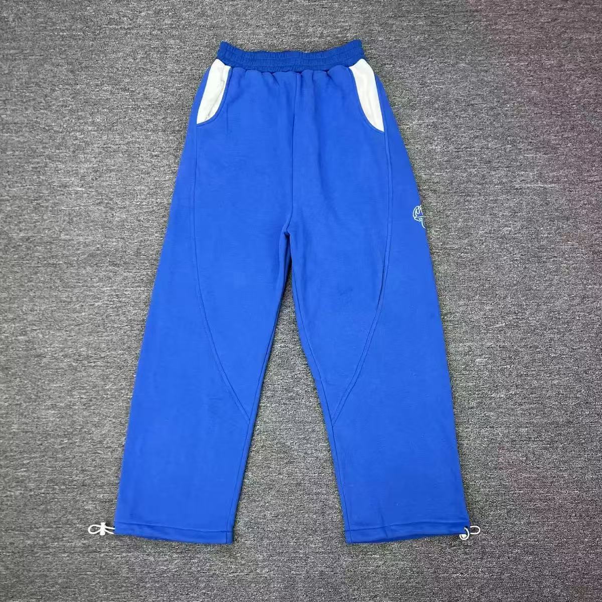 Martra Hoodie — 09b70b23 Angle 1