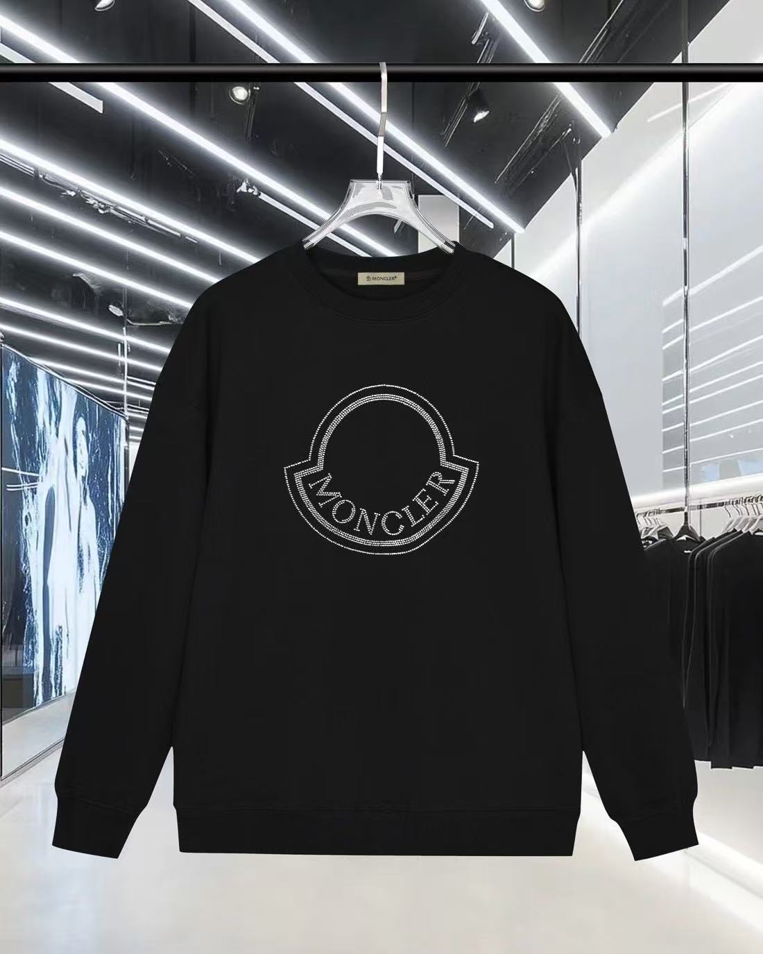 Moncler All — 034b6c46 Angle 1