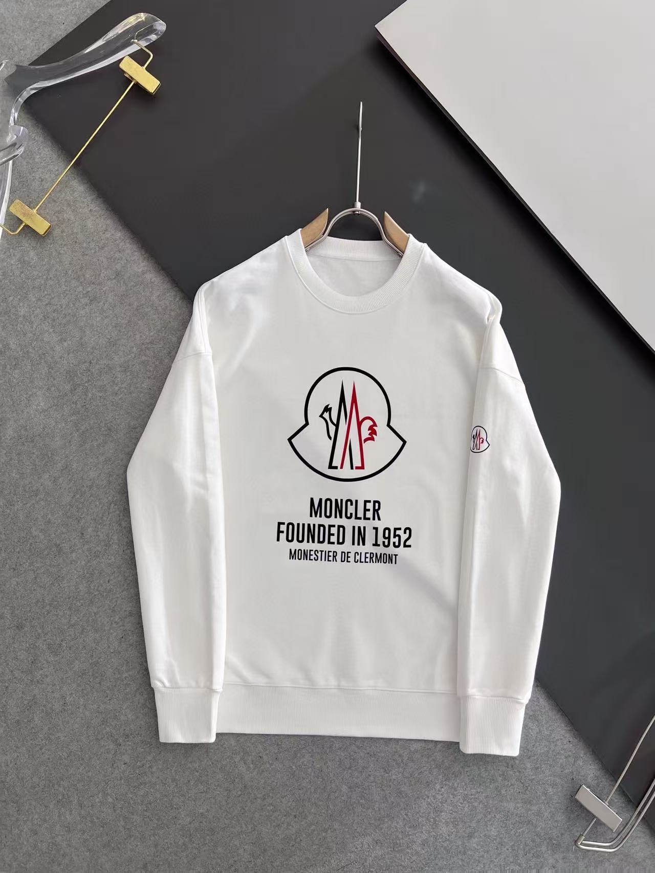 Moncler All — 0b68a8cd Angle 1