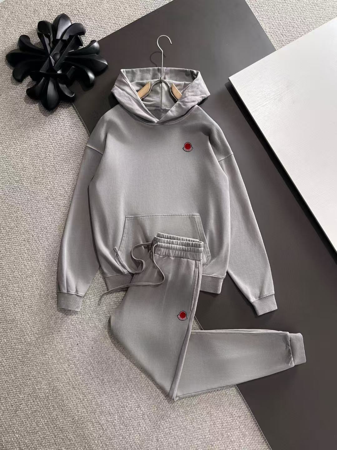 Moncler All — 1b28147d Angle 1