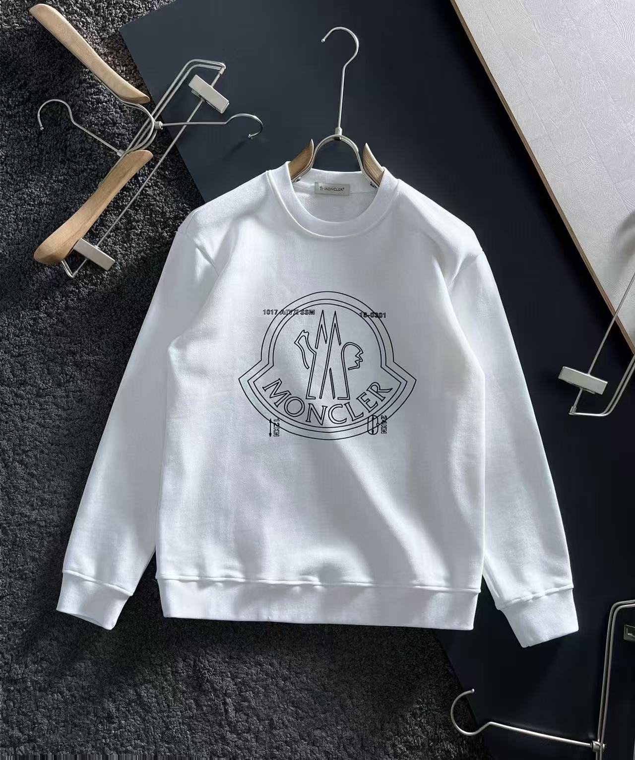 Moncler All — 213e9e0f Angle 1