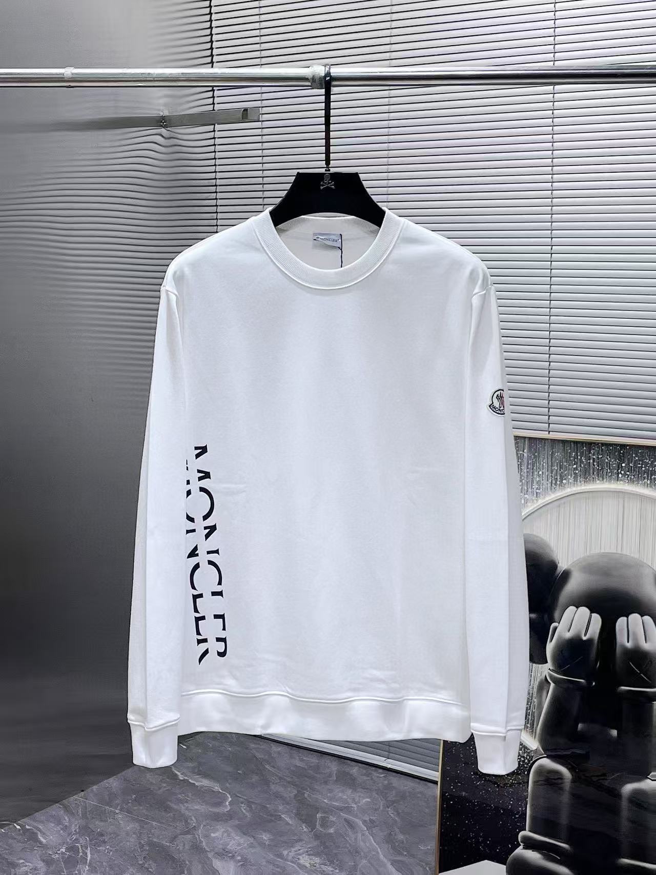 Moncler All — 409876c9 Angle 1