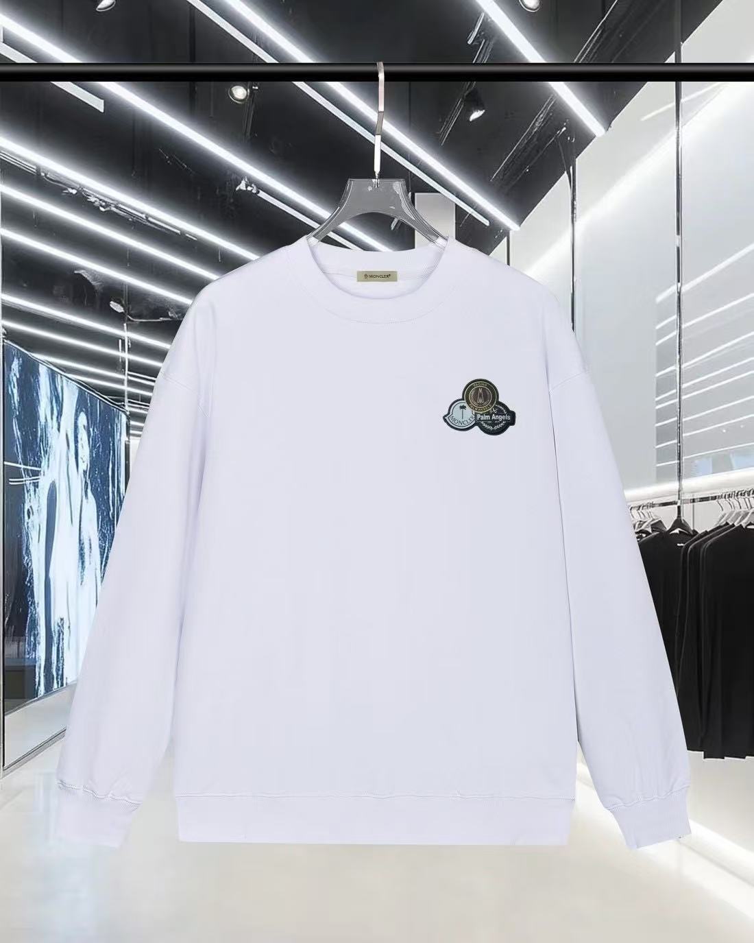 Moncler All — 41e150b8 Angle 1