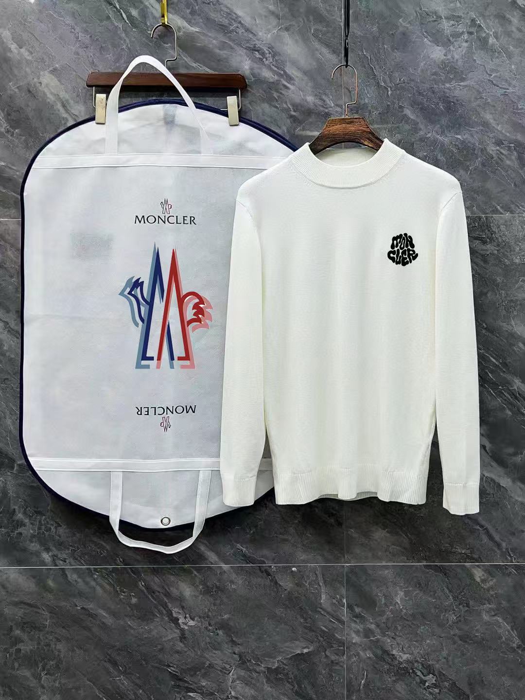 Moncler All — 5d9b5c86 Angle 1
