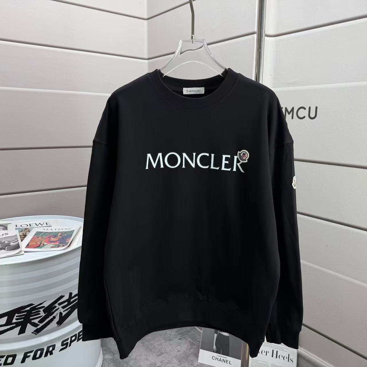 Moncler All — 5ddf76d8 Angle 1