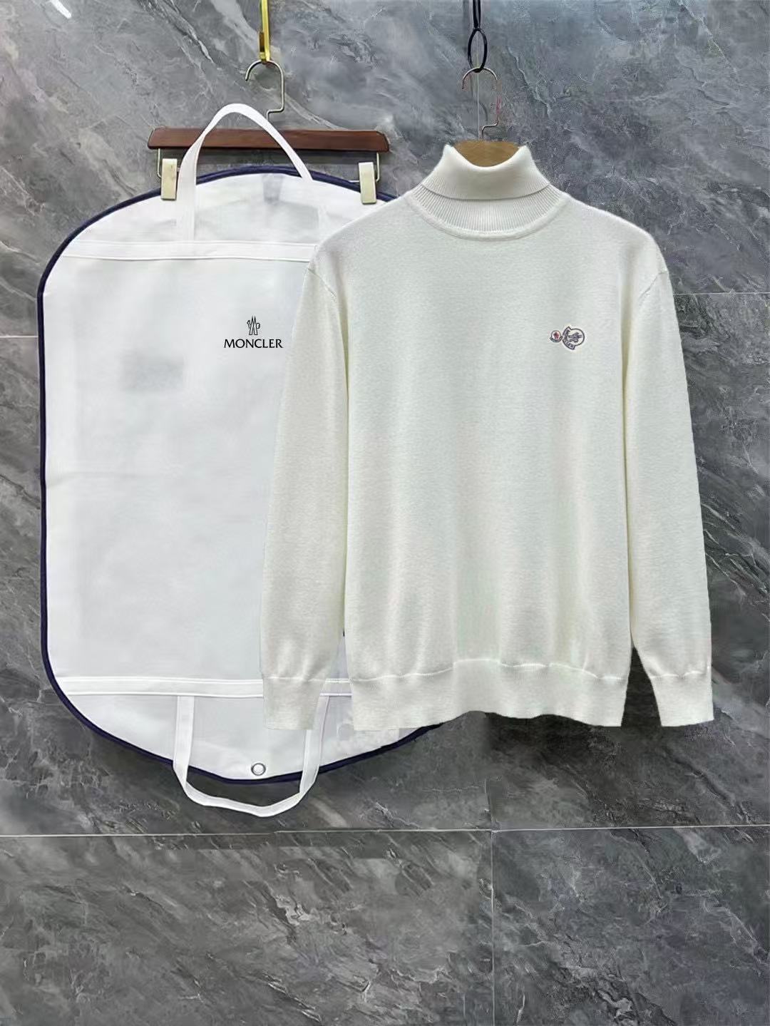 Moncler All — 80bf0d4f Angle 1