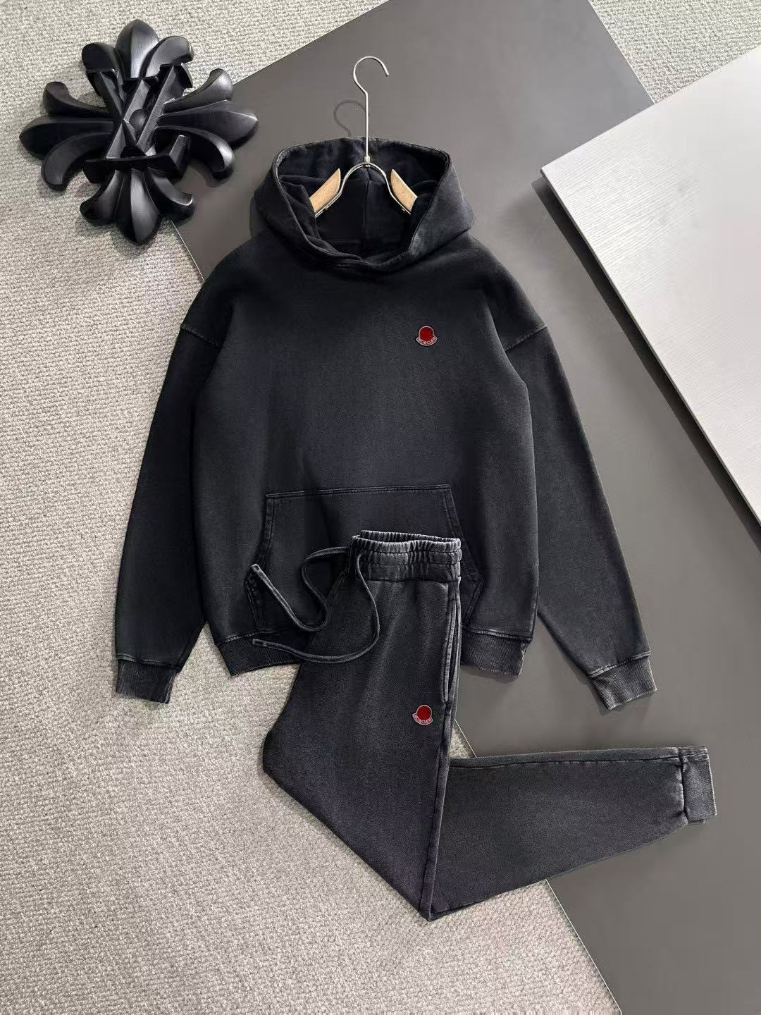 Moncler All — 8d61b5e5 Angle 1