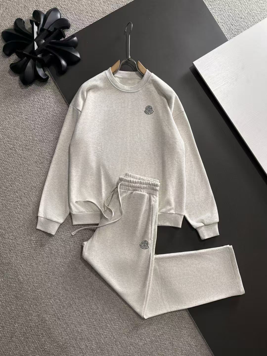 Moncler All — a65dab2a Angle 1