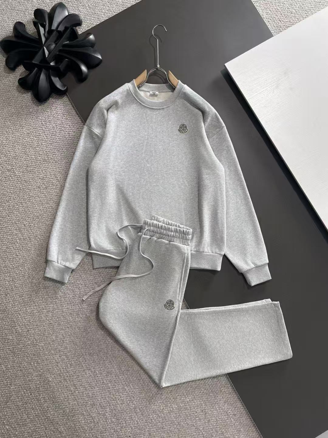 Moncler All — cd2c1c1c Angle 1