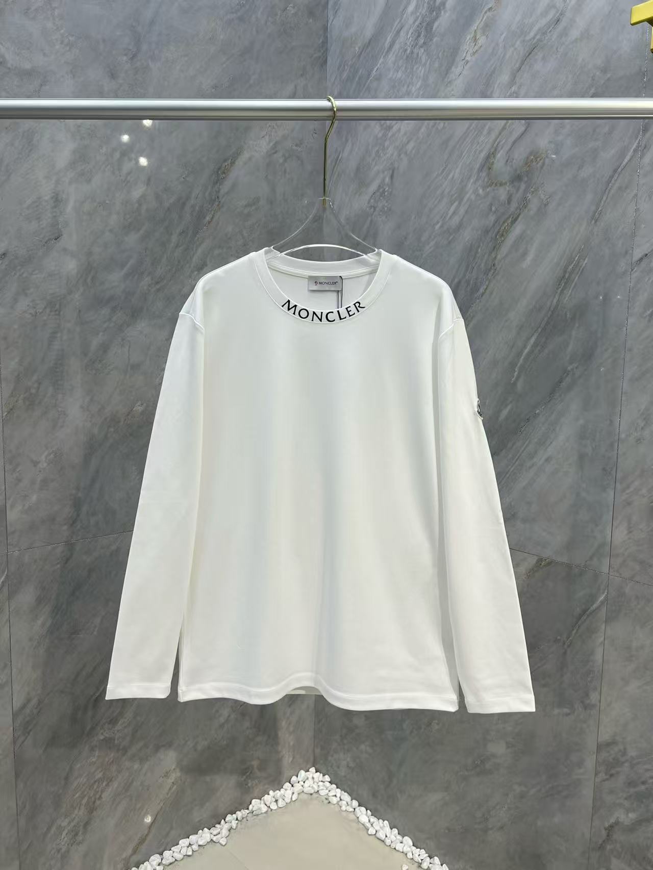 Moncler All — ce7c38fa Angle 1