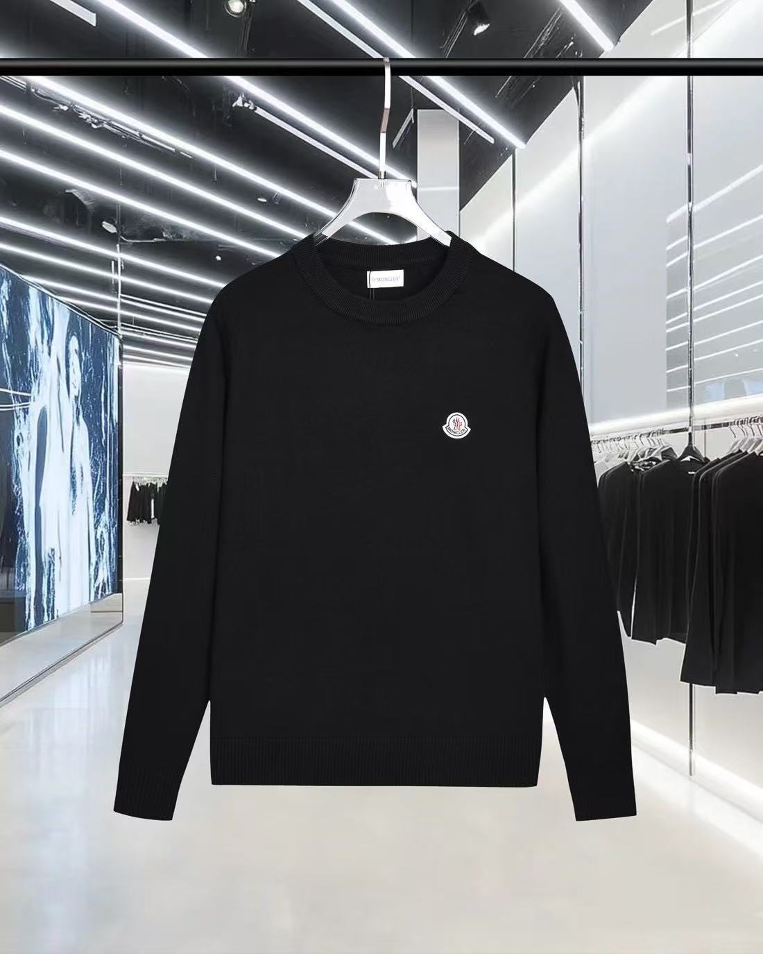 Moncler All — e072d28e Angle 1