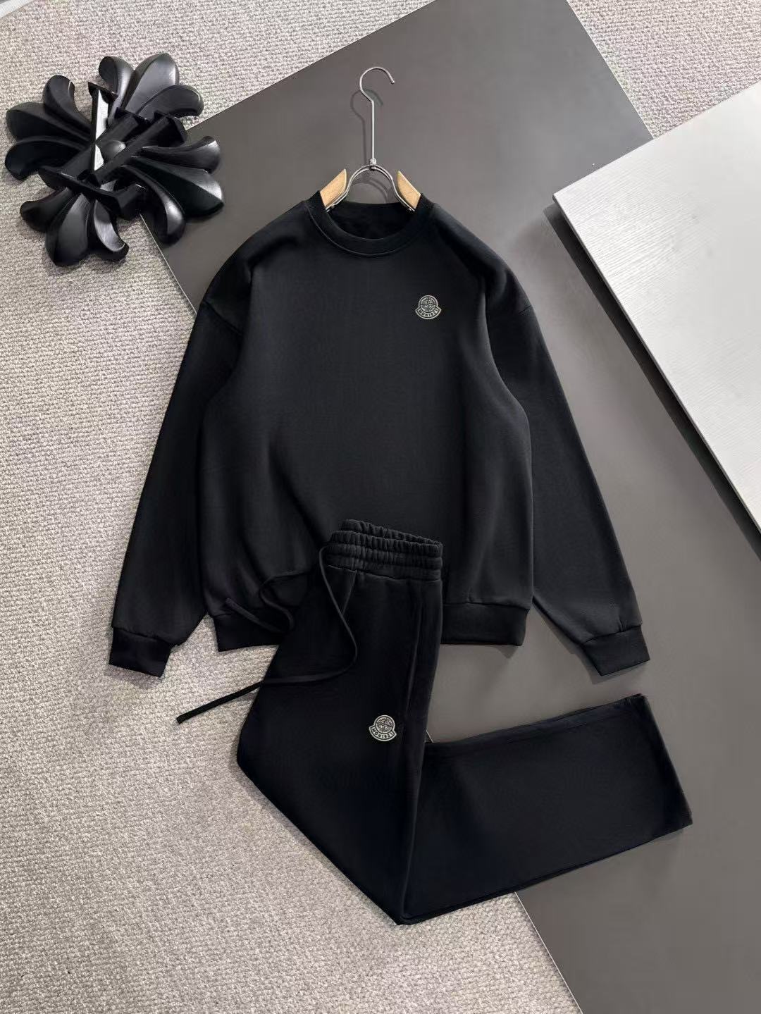 Moncler All — f9f3bf1b Angle 1