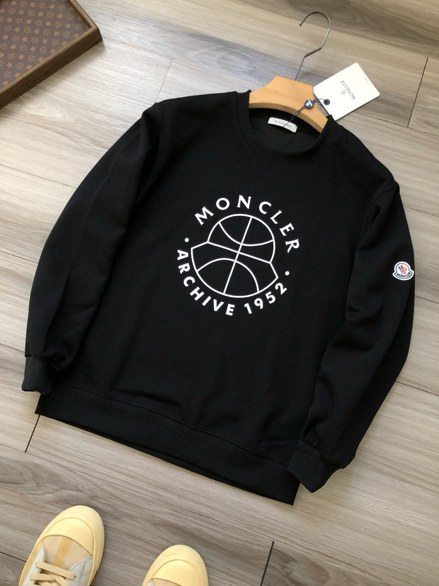 Moncler Hoodie — 1d5ed511 Angle 1