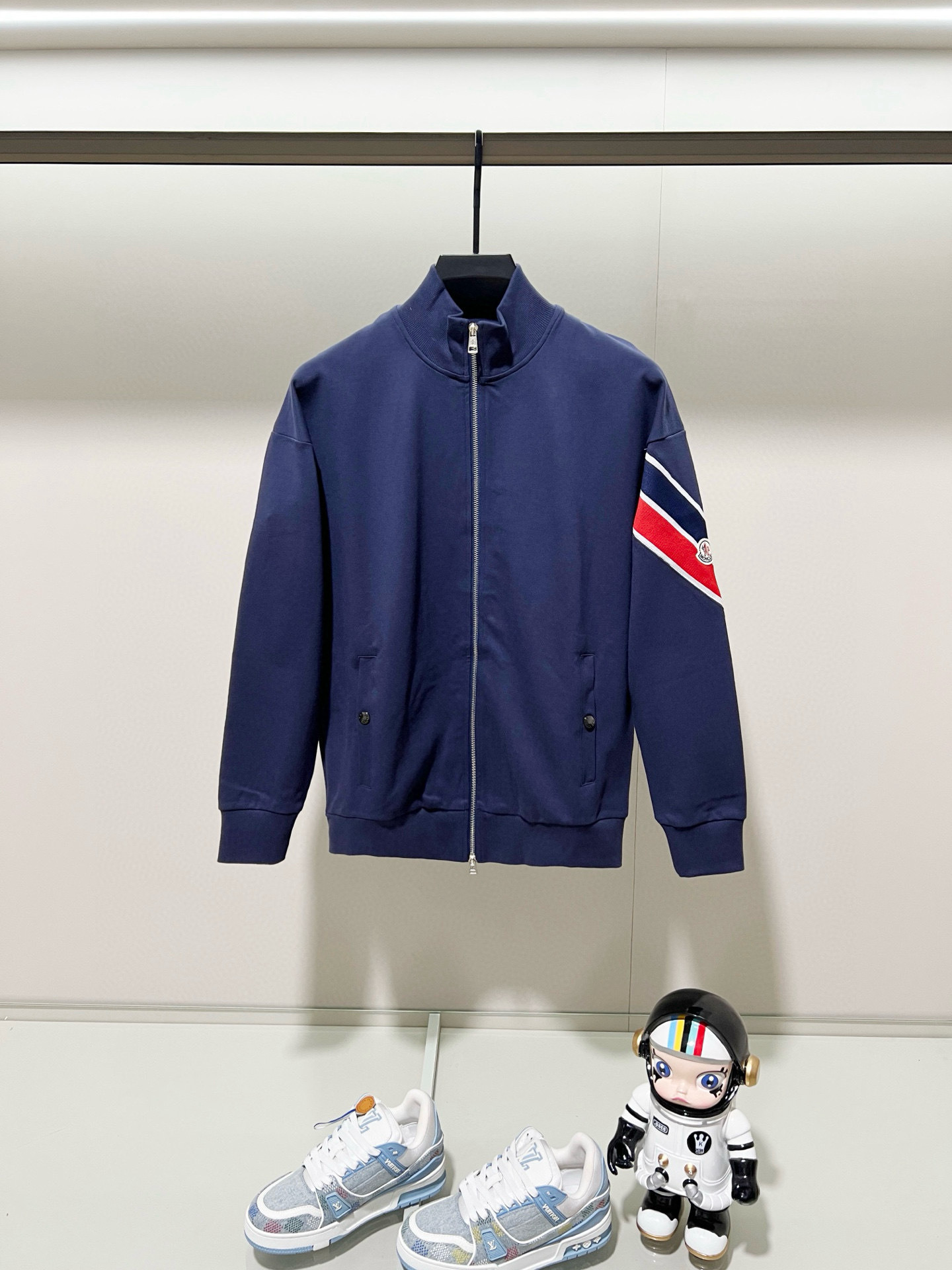 Moncler Hoodie — 3fe96b05 Angle 1