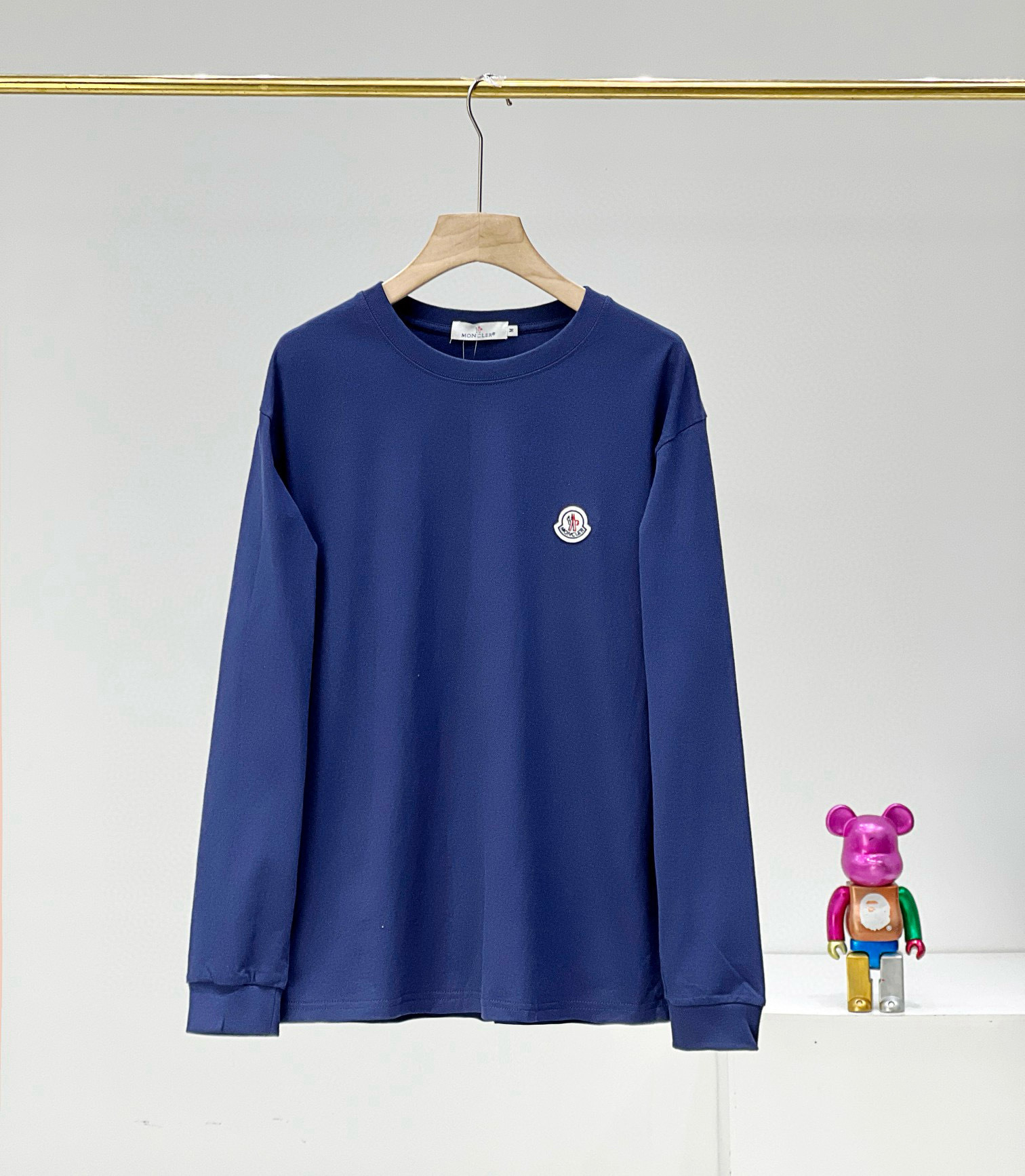 Moncler Hoodie — e244e168 Angle 1