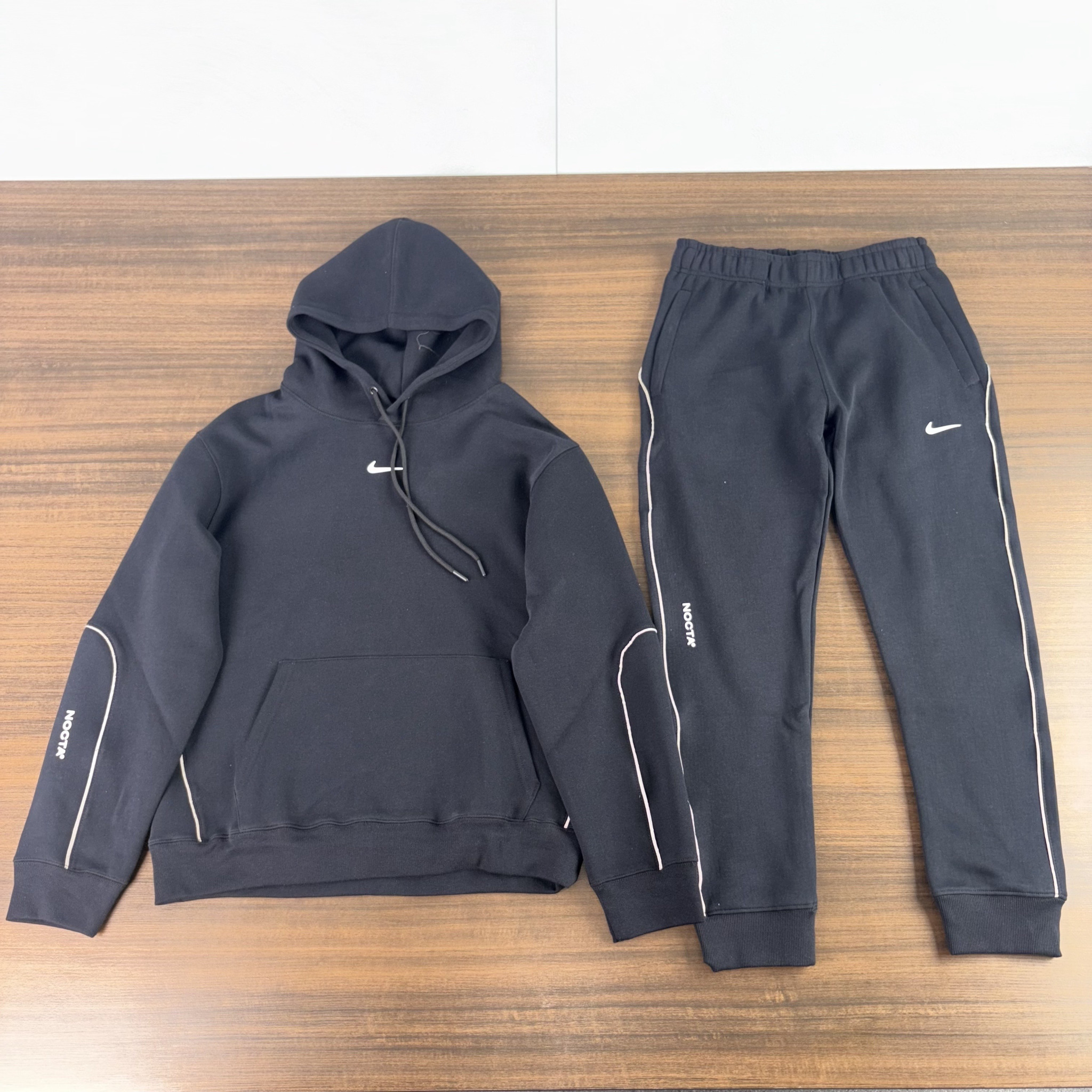 Nike Hoodie — 02ef5fd3 Angle 1